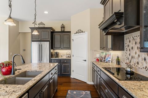 Tiny photo for 257 Highland Meadow Loop, Redmond, OR 97756 (MLS # 220223264)