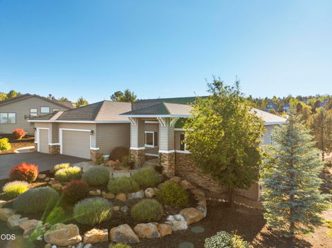Tiny photo for 257 Highland Meadow Loop, Redmond, OR 97756 (MLS # 220223264)