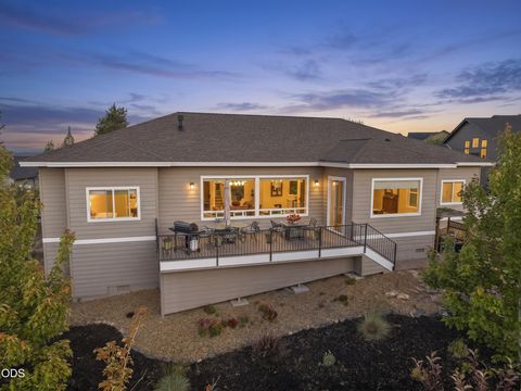 Tiny photo for 257 Highland Meadow Loop, Redmond, OR 97756 (MLS # 220223264)
