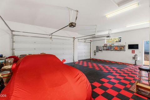 Tiny photo for 257 Highland Meadow Loop, Redmond, OR 97756 (MLS # 220223264)