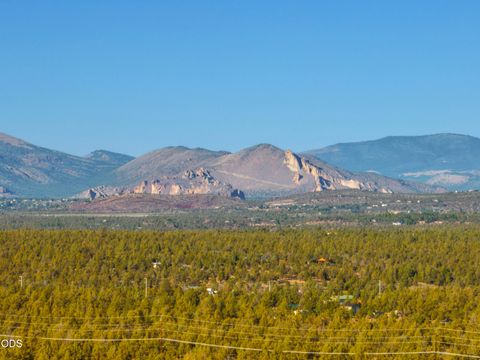 Tiny photo for 257 Highland Meadow Loop, Redmond, OR 97756 (MLS # 220223264)