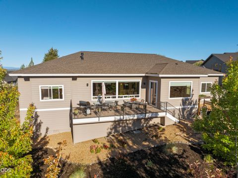 Tiny photo for 257 Highland Meadow Loop, Redmond, OR 97756 (MLS # 220223264)