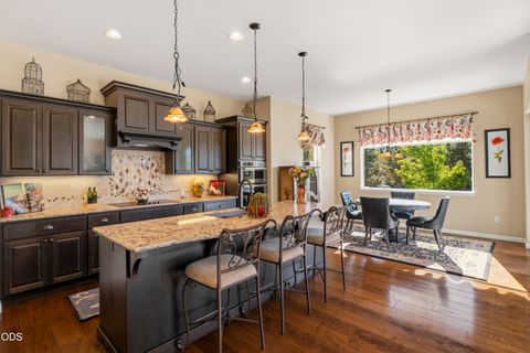 Tiny photo for 257 Highland Meadow Loop, Redmond, OR 97756 (MLS # 220223264)