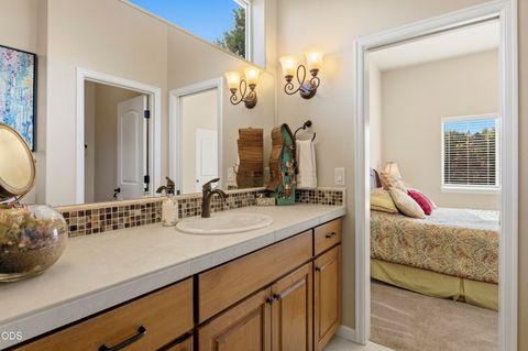 Tiny photo for 257 Highland Meadow Loop, Redmond, OR 97756 (MLS # 220223264)