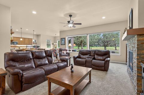 Tiny photo for 785 Ribbon Falls Road, Redmond, OR 97756 (MLS # 220219347)