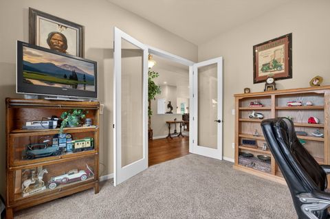 Tiny photo for 785 Ribbon Falls Road, Redmond, OR 97756 (MLS # 220219347)