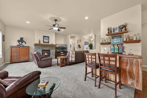 Tiny photo for 785 Ribbon Falls Road, Redmond, OR 97756 (MLS # 220219347)