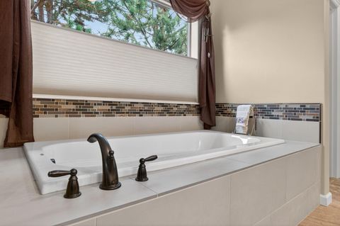 Tiny photo for 785 Ribbon Falls Road, Redmond, OR 97756 (MLS # 220219347)