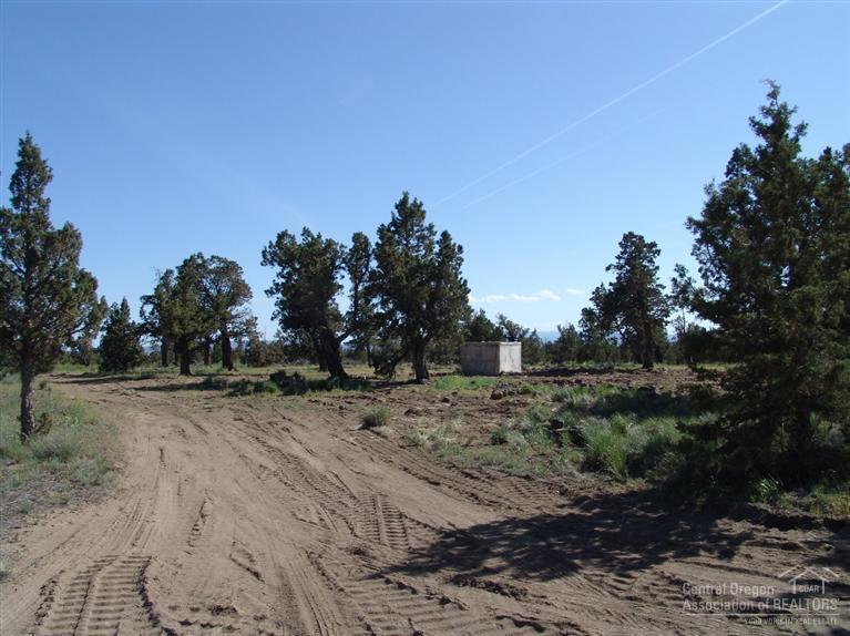 Bend Cascade View - Land