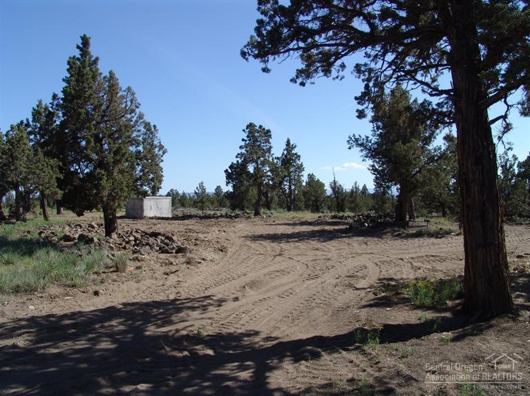 Bend Cascade View - Land