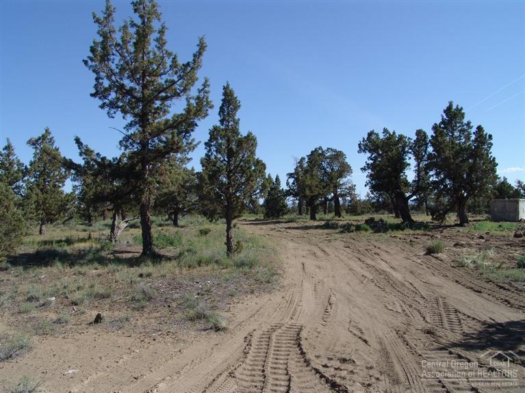Bend Cascade View - Land