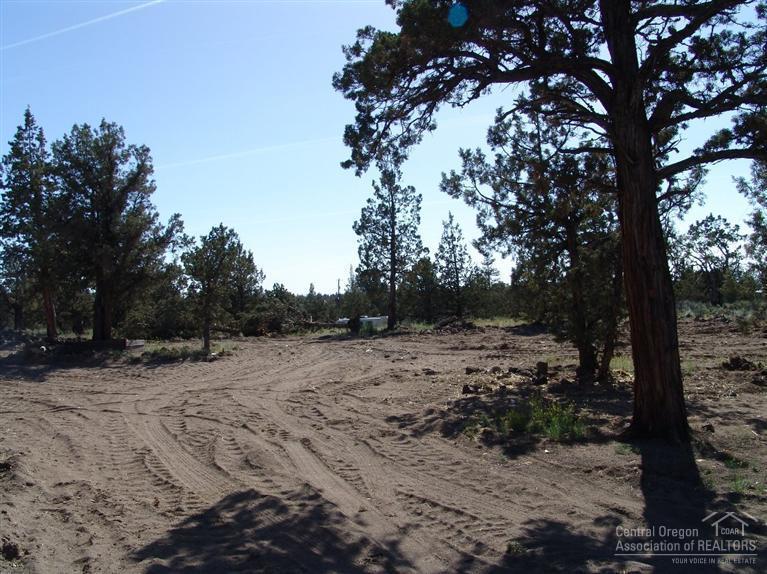 Bend Cascade View - Land