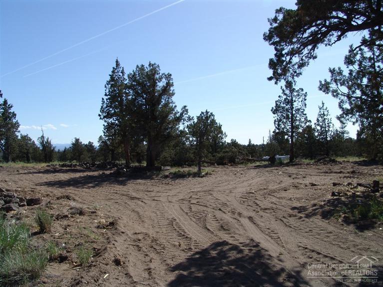 Bend Cascade View - Land
