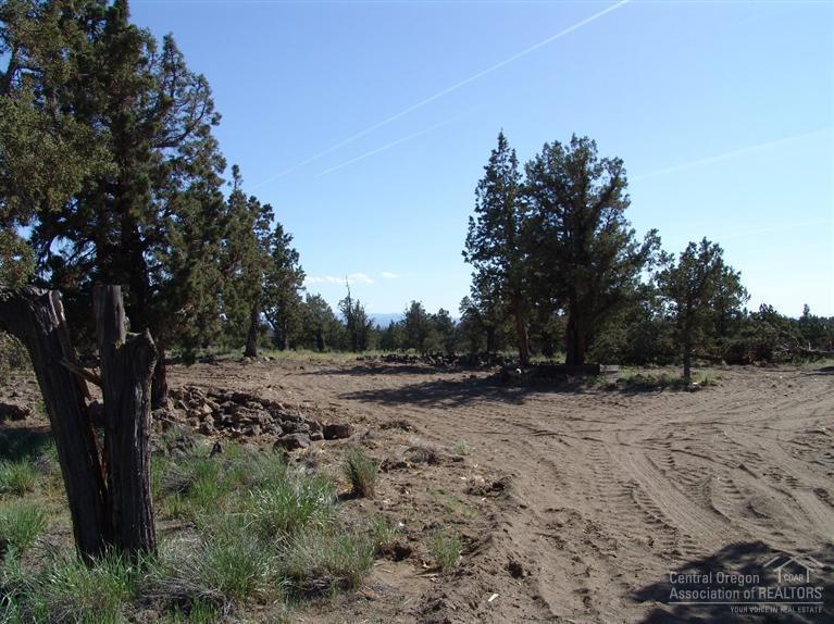 Bend Cascade View - Land