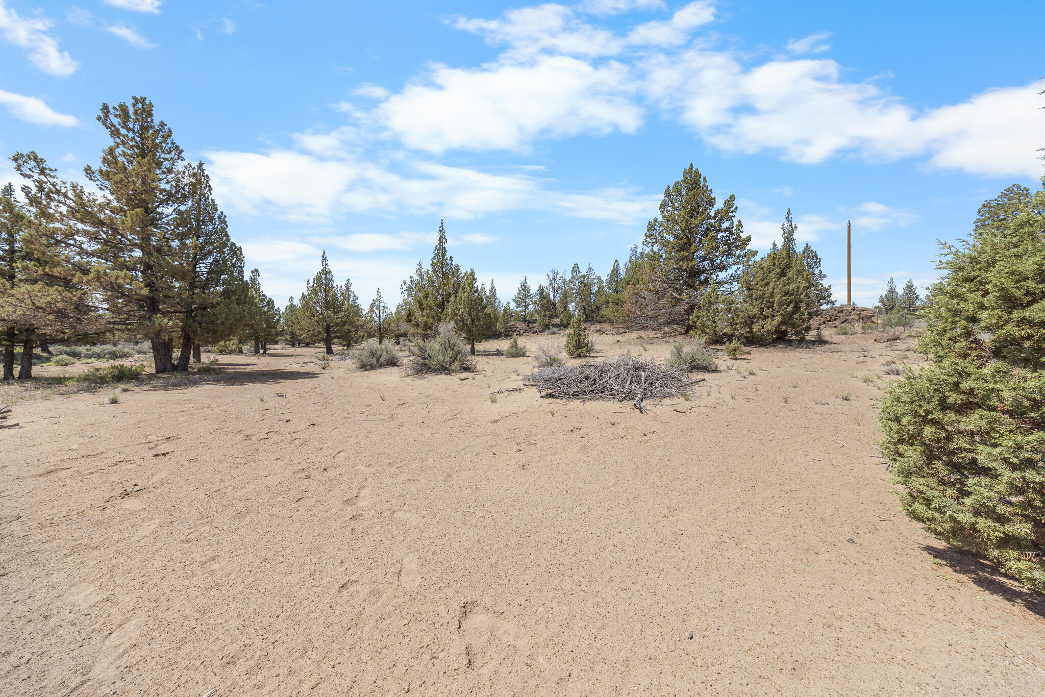 61180 Lone Pine Trail