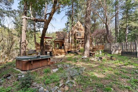 Tiny photo for 1584 Yale Creek Road, Jacksonville, OR 97530 (MLS # 220213896)