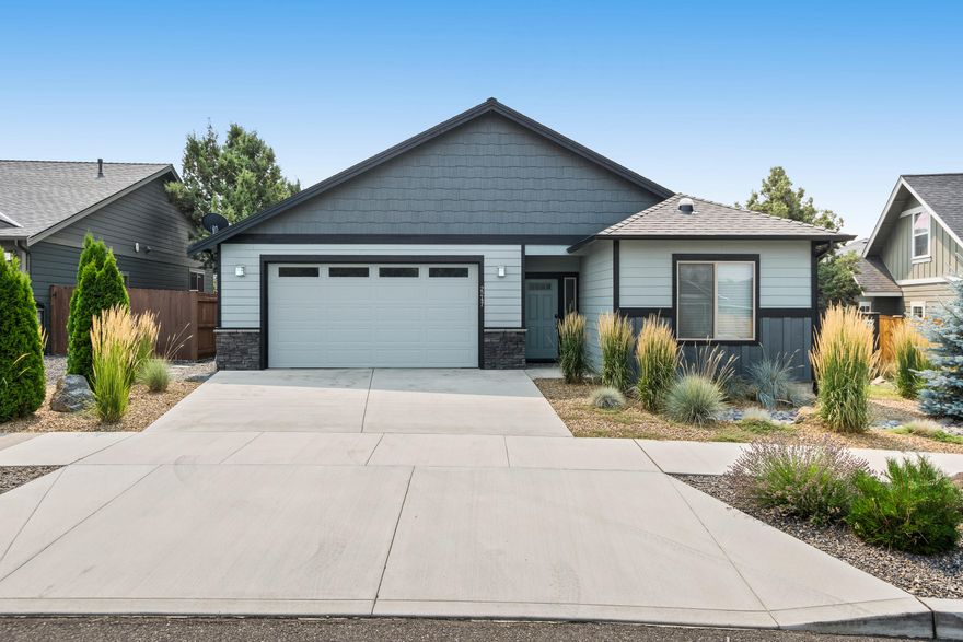 Beautiful, hard-to-find single-level home in NE Bend built by Ross Built Homes, LLC. Great floorplan with oversize two-car garage and too many upgrades to list! Great NE Bend location close to hospital, food carts and shopping. The custom kitchen features a large island with eating bar, stainless steel appliances, solid surface quartz countertops and a full-height tile backsplash. Stay cozy in the winter with the gas fireplace complete with stone surround. Xeriscape yard with large, custom deck and hot tub included. A must see!!!