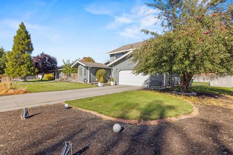 Tiny photo for 6409 Harlan Drive, Klamath Falls, OR 97603 (MLS # 220211088)