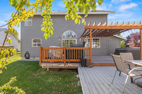 Tiny photo for 6409 Harlan Drive, Klamath Falls, OR 97603 (MLS # 220211088)