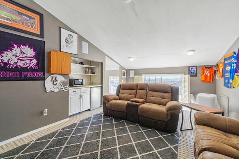 Tiny photo for 6409 Harlan Drive, Klamath Falls, OR 97603 (MLS # 220211088)