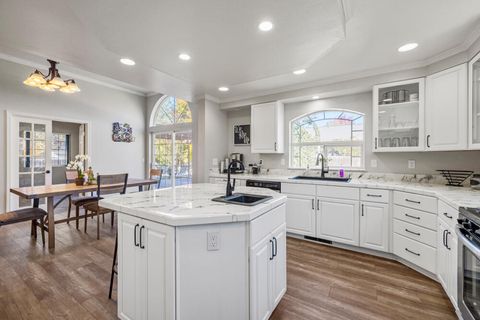 Tiny photo for 6409 Harlan Drive, Klamath Falls, OR 97603 (MLS # 220211088)