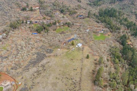 Tiny photo for 872 Scott Drive, Grants Pass, OR 97527 (MLS # 220217598)
