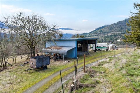 Tiny photo for 872 Scott Drive, Grants Pass, OR 97527 (MLS # 220217598)