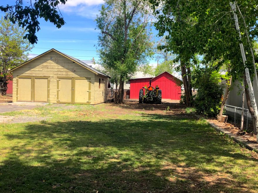 Rare buildable lot in the desirable town of Culver with a garage already in place. Don't wait if you want this lot; buyer to check with City for allowed uses.