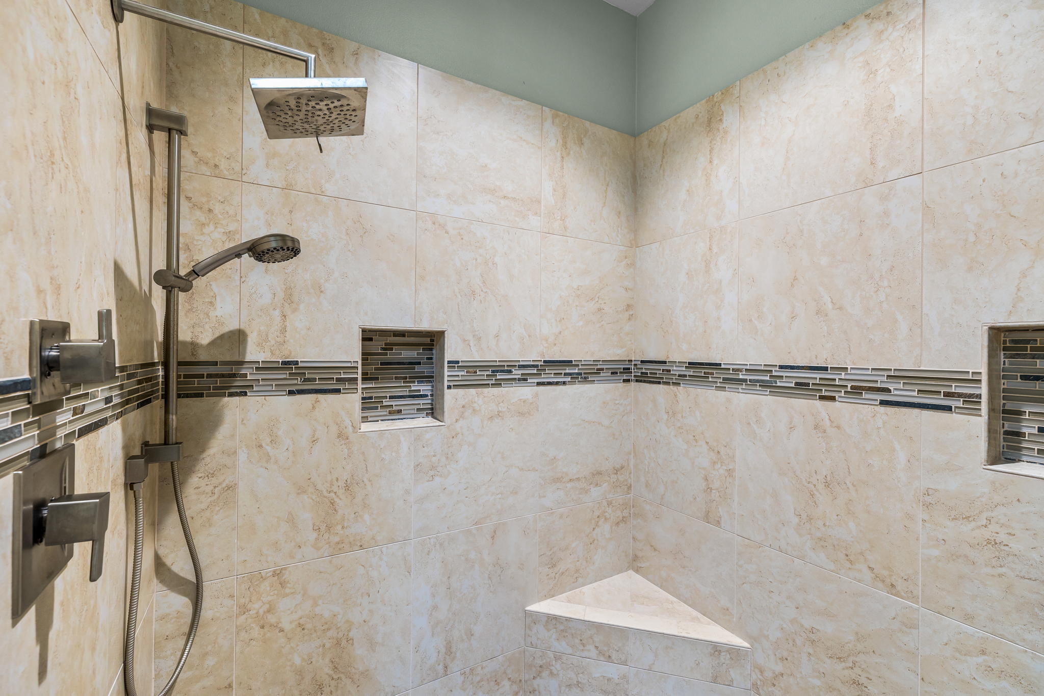 Broken Top - Residential