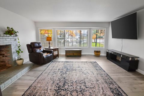 Tiny photo for 2327 Derry Court, Medford, OR 97504 (MLS # 220212141)