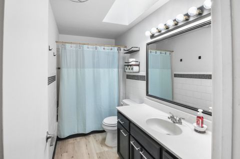 Tiny photo for 2327 Derry Court, Medford, OR 97504 (MLS # 220212141)