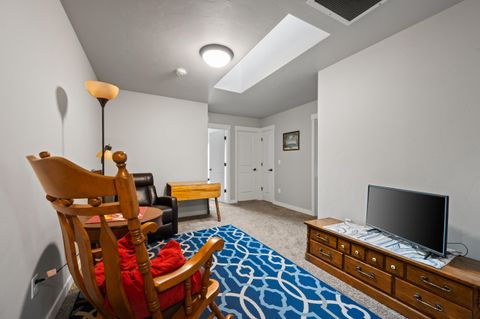 Tiny photo for 3131 SW 28th Street, Redmond, OR 97756 (MLS # 220216987)