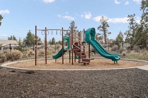 Tiny photo for 3131 SW 28th Street, Redmond, OR 97756 (MLS # 220216987)