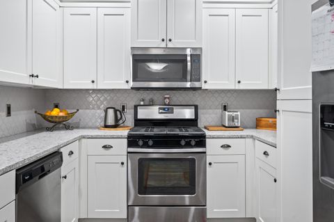 Tiny photo for 3131 SW 28th Street, Redmond, OR 97756 (MLS # 220216987)