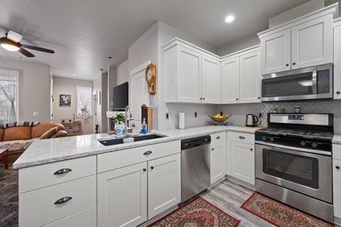 Tiny photo for 3131 SW 28th Street, Redmond, OR 97756 (MLS # 220216987)