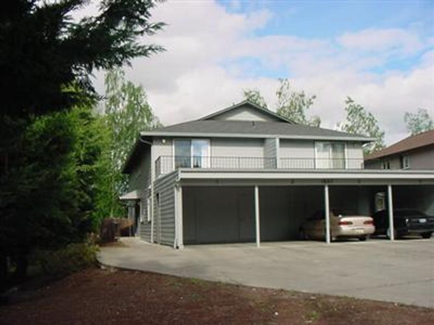 A pretty drive with end of street quiet living. 1993 townhouse style 4-plex with recent upgrades including carpet, vinyl, and paint. These clean well maintained units are 2 bedroom, 1 1/2 bath @954 sq. ft. Central location provides easy access to shopping, dining, I-5, 62,140 and city transit.