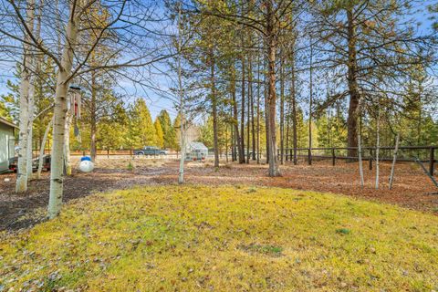 Tiny photo for 55065 Marten Lane, Bend, OR 97707 (MLS # 220213027)