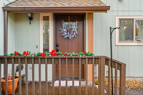 Tiny photo for 55065 Marten Lane, Bend, OR 97707 (MLS # 220213027)