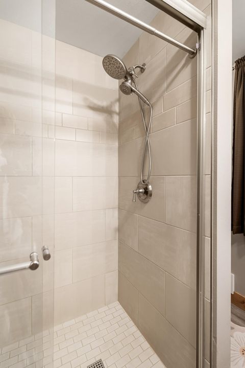 Tiny photo for 55065 Marten Lane, Bend, OR 97707 (MLS # 220213027)