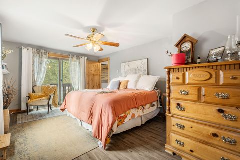 Tiny photo for 55065 Marten Lane, Bend, OR 97707 (MLS # 220213027)