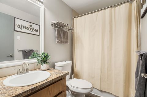 Tiny photo for 55065 Marten Lane, Bend, OR 97707 (MLS # 220213027)