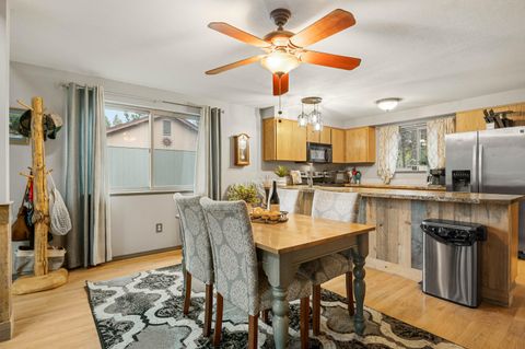 Tiny photo for 55065 Marten Lane, Bend, OR 97707 (MLS # 220213027)