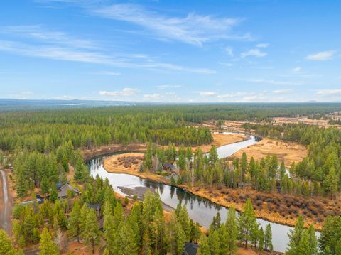 Tiny photo for 55065 Marten Lane, Bend, OR 97707 (MLS # 220213027)