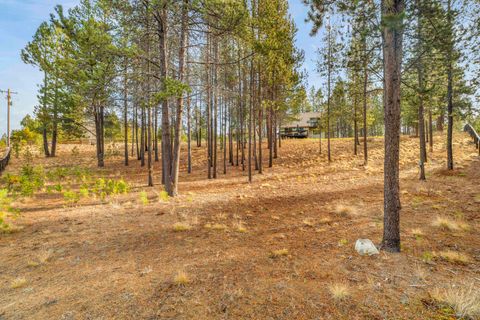 Tiny photo for 55065 Marten Lane, Bend, OR 97707 (MLS # 220213027)