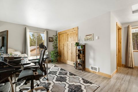 Tiny photo for 55065 Marten Lane, Bend, OR 97707 (MLS # 220213027)