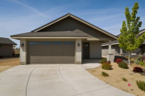 2525 NW Redwood Circle 18 Redmond OR 97756