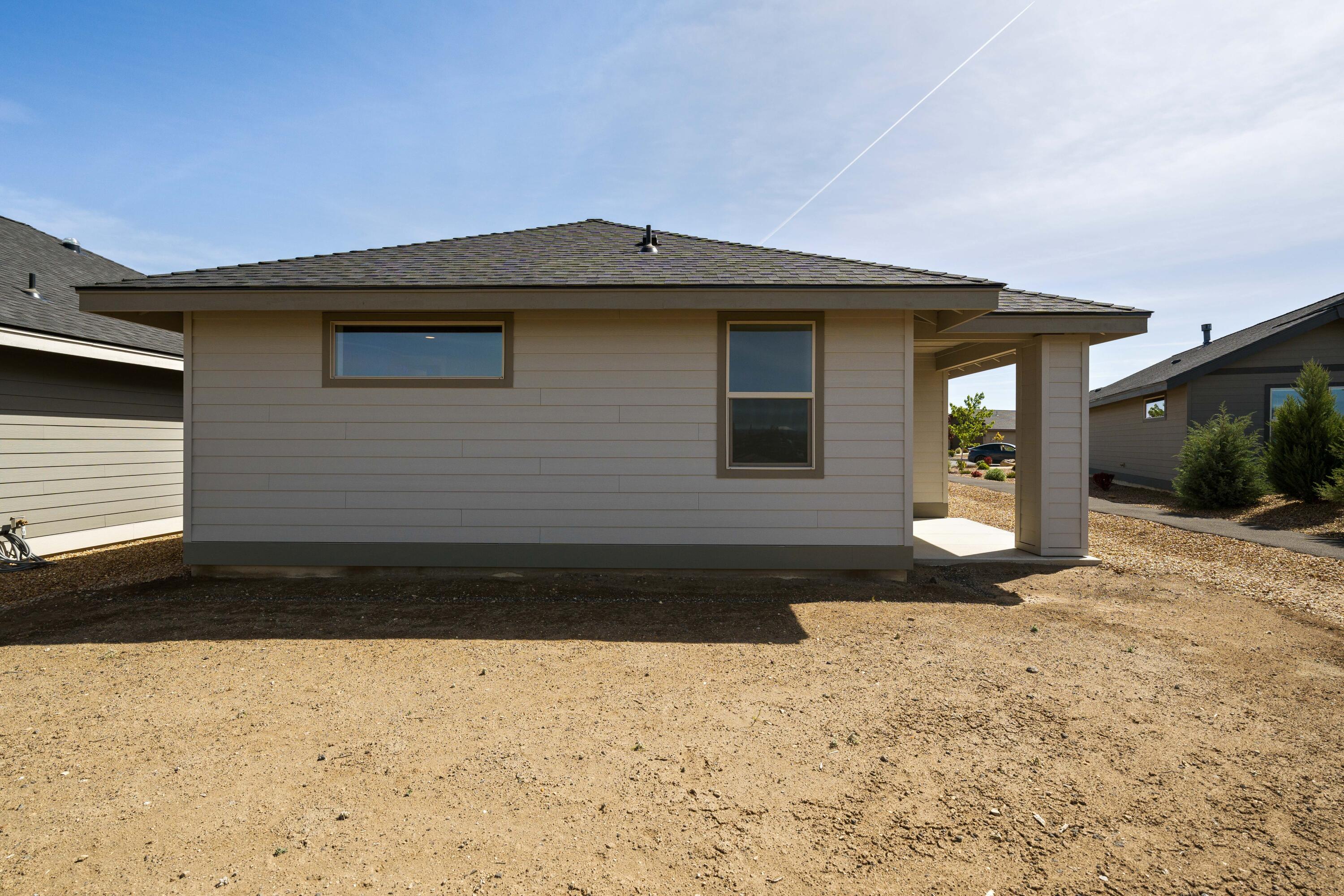 2525 NW Redwood Circle 18