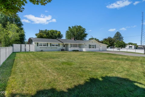 Tiny photo for 630 NE Loper Avenue NE, Prineville, OR 97754 (MLS # 220223683)