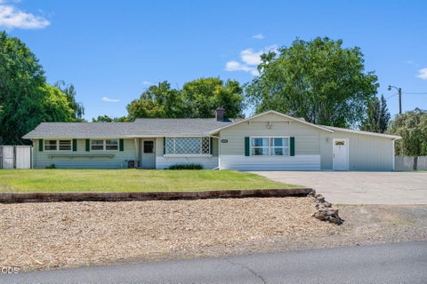 Tiny photo for 630 NE Loper Avenue NE, Prineville, OR 97754 (MLS # 220223683)