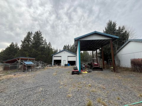 Tiny photo for 52529 Deer Field Drive, La Pine, OR 97739 (MLS # 220213491)
